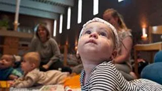 Babysalmesang i Abildgård Kirke